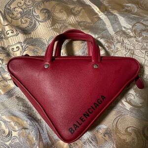 ❤️BALENCIAGA Calfskin XS Triangle Chain Duffle Rouge Grenat❤️